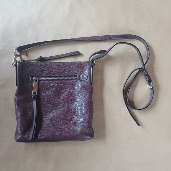 Marc Jacobs Womens Burgundy Pebbled Leather Crossbody Bag 9" X 9" - Picture 2 of 10